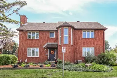70 Versailles, Hunt Club - Windsor Park Village And Area, On K1v 0m8