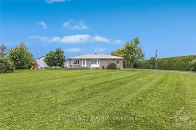 14725 Concession 7-8 Road, North Stormont, On K0a 1r0