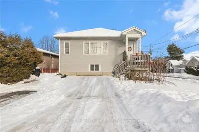 610 ST LAWRENCE Street, Prescott, ON K0E 1T0