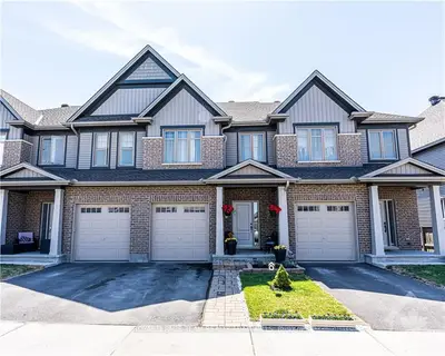 695 SORA Way, Blossom Park - Airport and Area, ON K1T 3W7