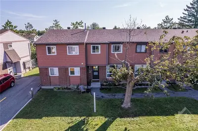 2022 Falkirk Crescent, Blackburn Hamlet, On K1b 4y7