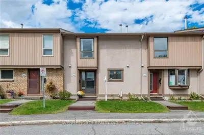 1893 Stonehenge Crescent, Cyrville - Carson Grove - Pineview, On K1b 4n7