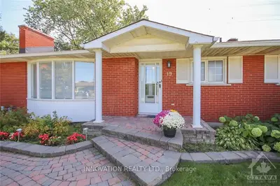 19 Sherry Lane, South Of Baseline To Knoxdale, On K2g 3l4