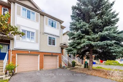 19 MANHATTAN Crescent, Carlington - Central Park, ON K2C 4B4