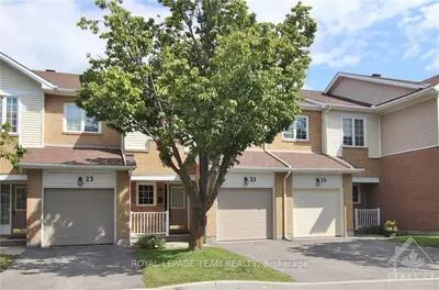 21 Sandcliffe Terrace, South Of Baseline To Knoxdale, On K2g 5y2