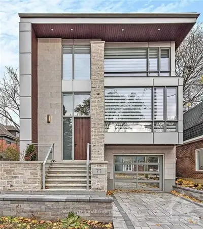 17 Gwynne Avenue, Dows Lake - Civic Hospital And Area, On K1y 1x1
