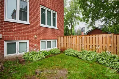 8 Terrace Drive 119, Bells Corners And South To Fallowfield, On K2h 9j2