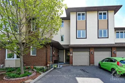 220 STEENBAKKERS 21, Hunt Club - South Keys and Area, ON K1T 3E2