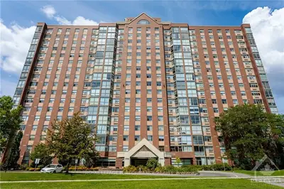 2760 CAROUSEL Crescent 401, Blossom Park - Airport and Area, ON K1T 2N4