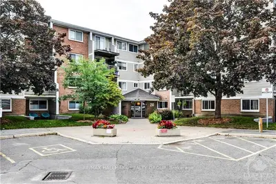 250 Brittany Drive 201, Manor Park - Cardinal Glen And Area, On K1k 4m3
