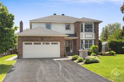 14 ARBUCKLE Crescent, South of Baseline to Knoxdale, ON K2G 5H2