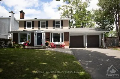 2032 GLENFERN Avenue, Beacon Hill North - South and Area, ON K1J 6G8