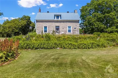221 JANET Drive, Lanark Highlands, ON K0A 1P0