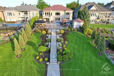 6381 RADISSON Way, Orleans - Convent Glen and Area, ON K1C 2Z9
