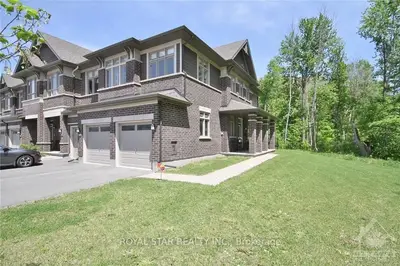 562 Rowers Way, Blossom Park - Airport And Area, On K1x 0c6