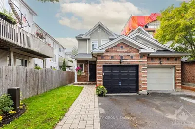 74 Robinson Avenue, Lower Town - Sandy Hill, On K1n 8n9