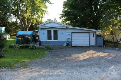 1645 County 42 Road 13, Rideau Lakes, On K0e 1g0
