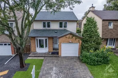 1004 ALENMEDE Crescent, Britannia Heights - Queensway Terrace N and Area, ON K2B 8K5