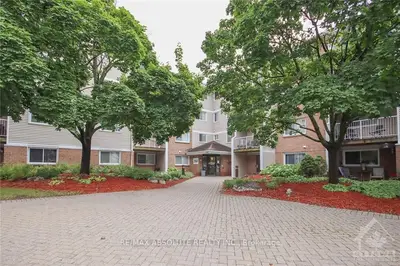 260 Brittany Drive 318, Manor Park - Cardinal Glen And Area, On K1k 4m2