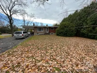 2552 Gravelle Crescent, Blackburn Hamlet, On K1b 3a3
