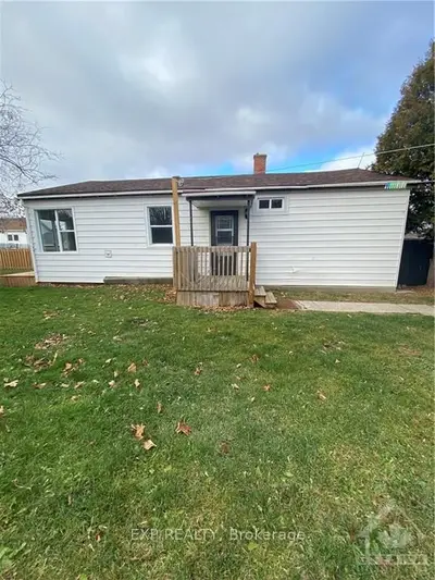 768 Sixth Street E, Renfrew, On K7v 1e6
