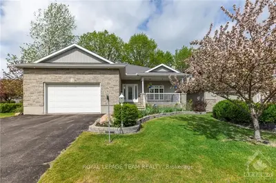 186 GLENNCASTLE Drive, Carp - Huntley Ward, ON K0A 1L0
