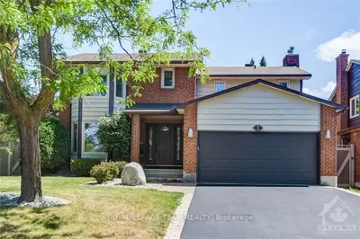 1 HUNTMASTER Lane, Hunt Club - Windsor Park Village and Area, ON K1V 0B6