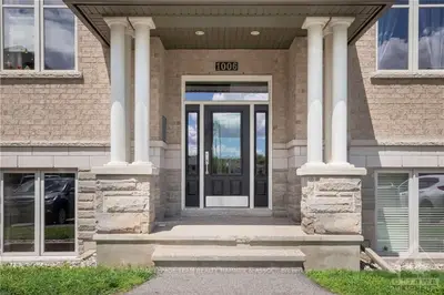 1006E BERYL, Blossom Park - Airport and Area, ON K1V 2M4