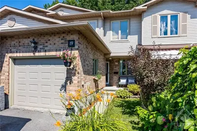 19 RAVENSCROFT Court, Stittsville - Munster - Richmond, ON K2S 1R3