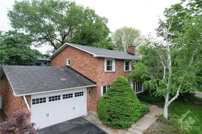 1822 Yale Avenue, Alta Vista And Area, On K1h 6s4