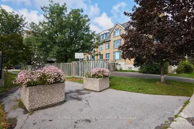 202 Hinchey Avenue 309, West Centre Town, On K1y 1l7