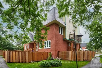 8 TERRACE Drive 119, Bells Corners and South to Fallowfield, ON K2H 9J2