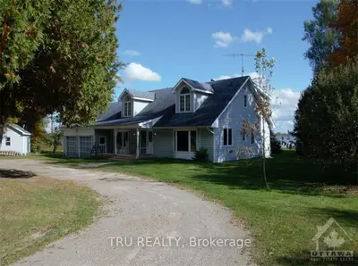 105 Lake Eloida Road Road, Athens, On K0e 1b0