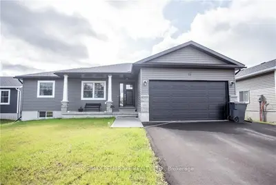 30 DURANT Street, Petawawa, ON K8H 0H3