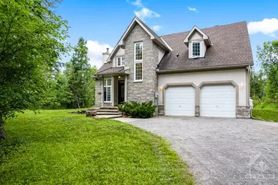 3303 BARLOW Crescent, Constance Bay - Dunrobin - Kilmaurs - Woodlawn, ON K0A 1T0