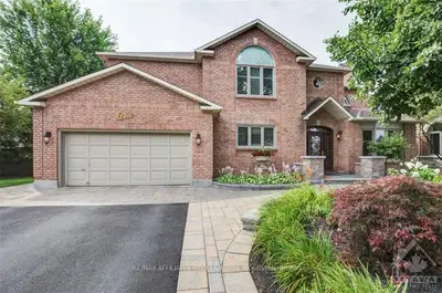 1 WEYMOUTH Court, South of Baseline to Knoxdale, ON K2G 5R8