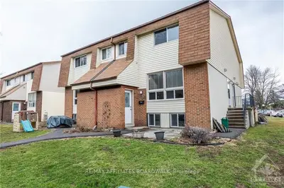 18 FORESTER Crescent D, Bells Corners and South to Fallowfield, ON K2H 8X9