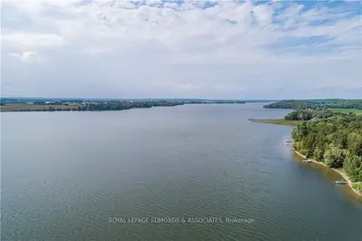 62 Hendry Lane, Whitewater Region, On K0j 1k0