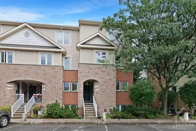 85 Strathaven, Cyrville - Carson Grove - Pineview, On K1j 1k7