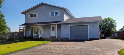7 Dover Lane, Laurentian Hills, On K0j 1j0