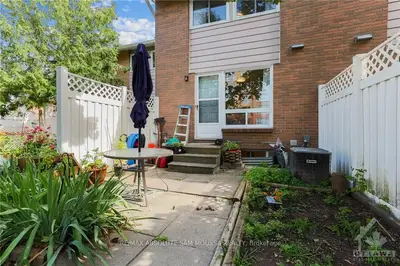 62 Alison Korn, Bells Corners And South To Fallowfield, On K2h 8m6