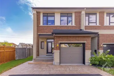 674 Whitecliffs Avenue, Blossom Park - Airport And Area, On K1v 2m1