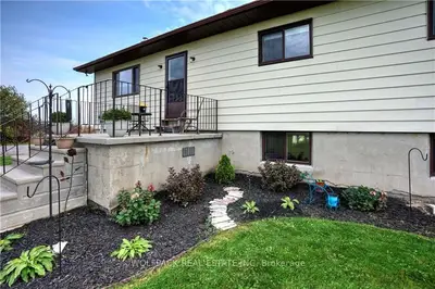 1900 EDEN GROVE Road, Front of Leeds & Seeleys Bay, ON K7G 2V4