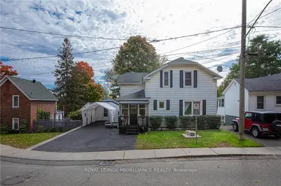 15 Chislett Street, Brockville, On K6v 4k8