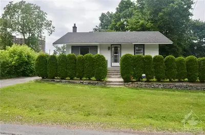 820 High Street, Britannia Heights - Queensway Terrace N And Area, On K2b 6c4