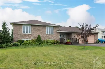 22 SOUTH POINT Drive, Rideau Lakes, ON K7A 4S5