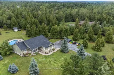 49 CANADIAN Drive, Stittsville - Munster - Richmond, ON K0A 1B0