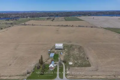 19896 17, Whitewater Region, ON K0J 1K0