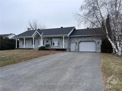2022 Principale Street, Hawkesbury, On K0b 1b0