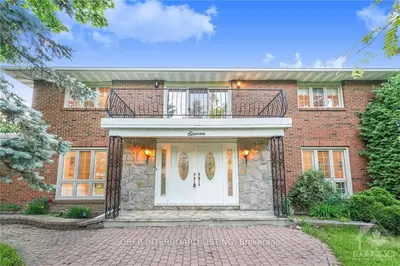 11 LENNON Drive, Blossom Park - Airport and Area, ON K1G 1G9